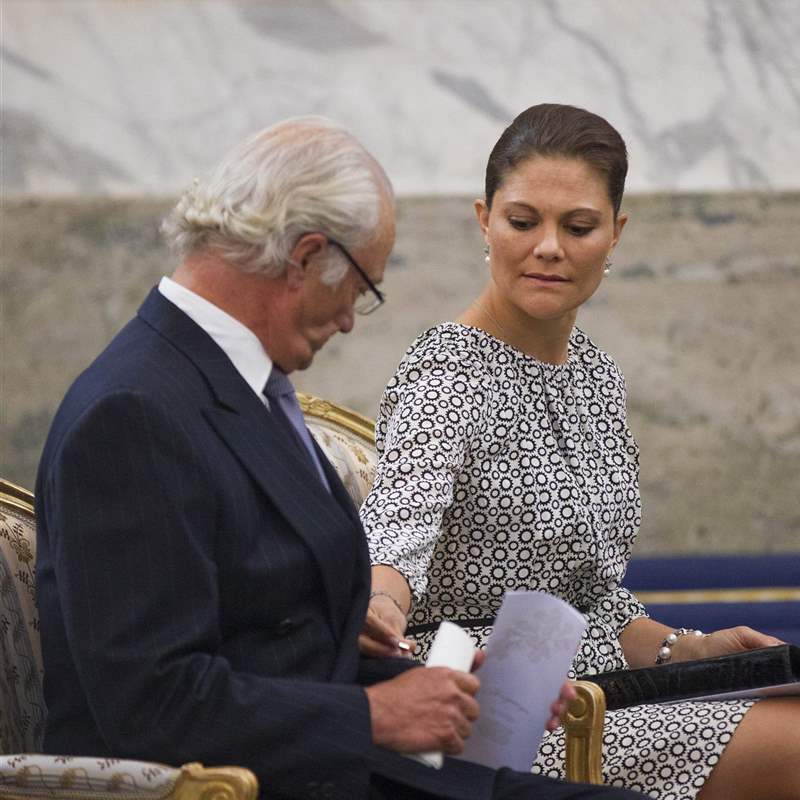 Victoria de Suecia perdona al rey Carlos Gustavo tras sus incendiarios comentarios con dos gestos incontestables