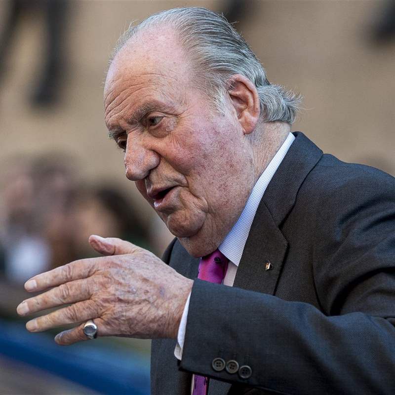 El nuevo pulso de Juan Carlos de Borbón a la reina Letizia con la complicidad de Mario Vargas Llosa y la infanta Cristina