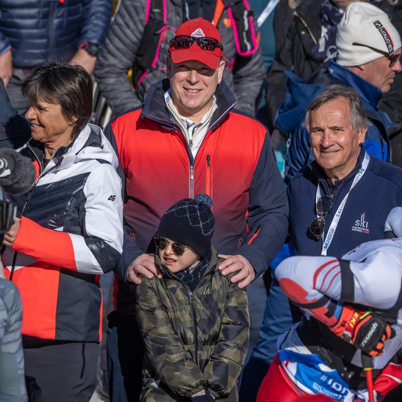 La escapada del príncipe Alberto de Mónaco y su hijo Jacques a la nieve para ver el mundial de esquí alpino