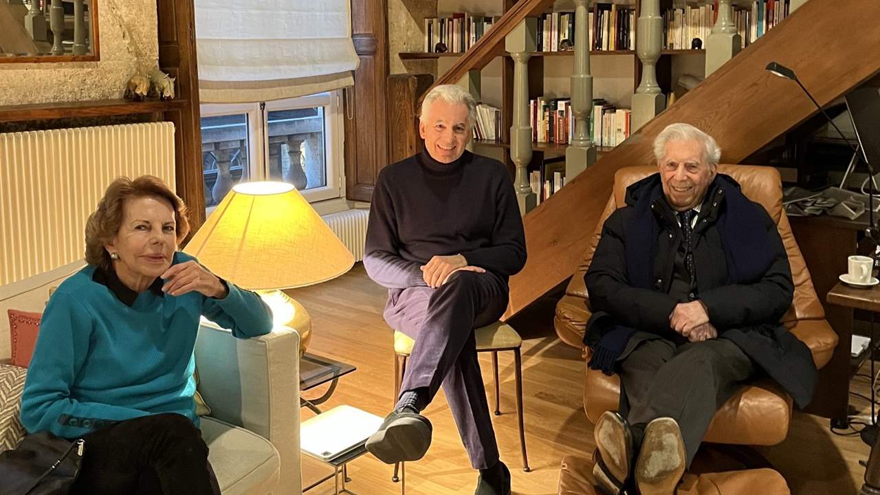 La jugada de los hijos de Mario Vargas Llosa y Patricia Llosa en la mentira de París, según Pilar Eyre