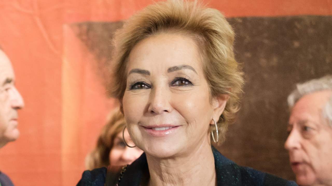Ana Rosa Quintana cae rendida a la manicura 'hot chocolate': la más dulce, elegante y la gran favorita en mujeres de 50 años