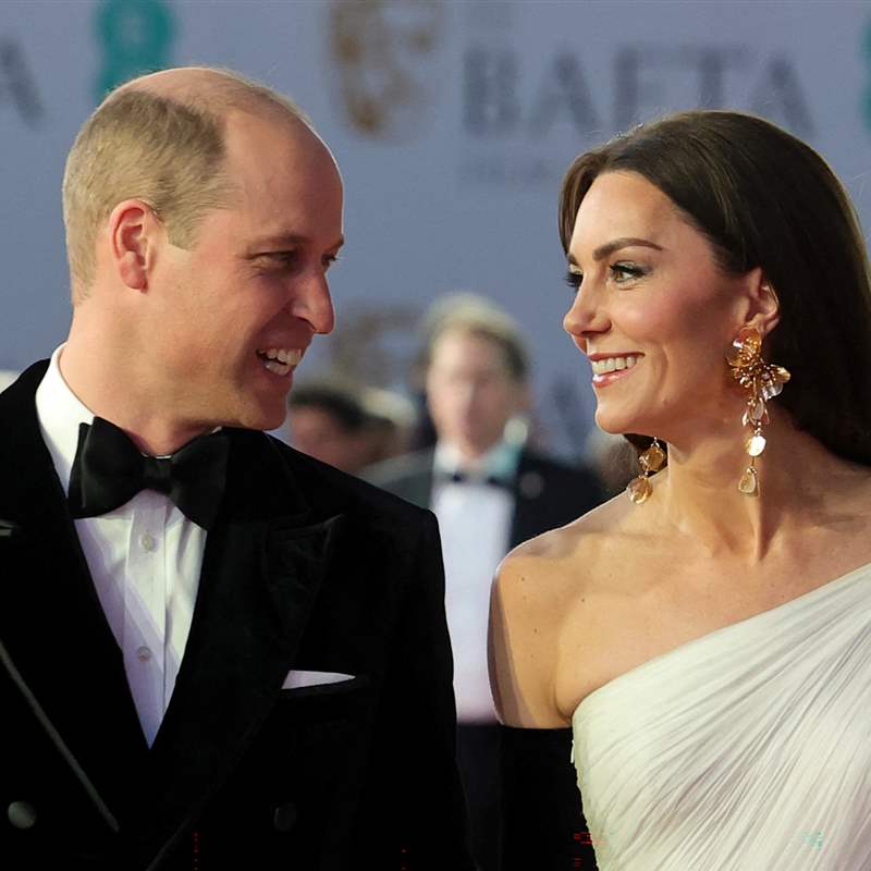 ¿Porqué ha 'desaparecido' la supuesta infidelidad del príncipe Guillermo a Kate Middleton de la prensa británica?