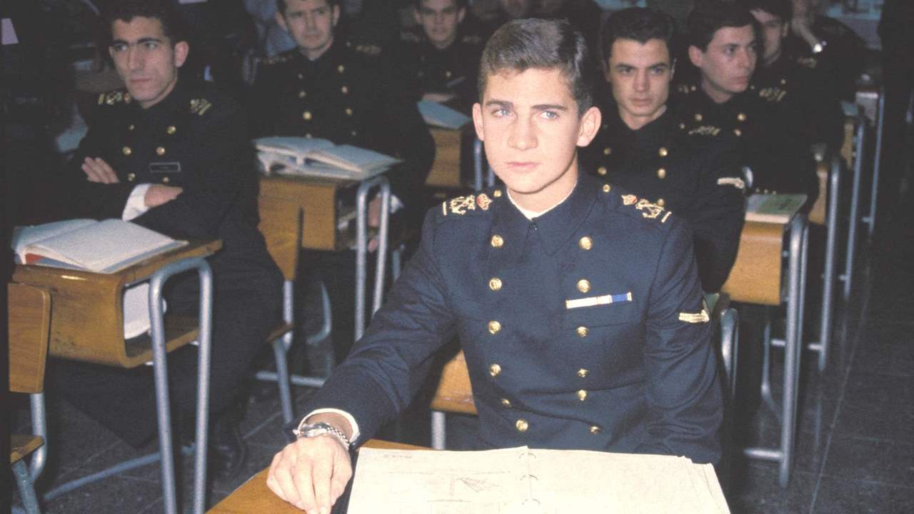 El rey Felipe en la Academia Militar 