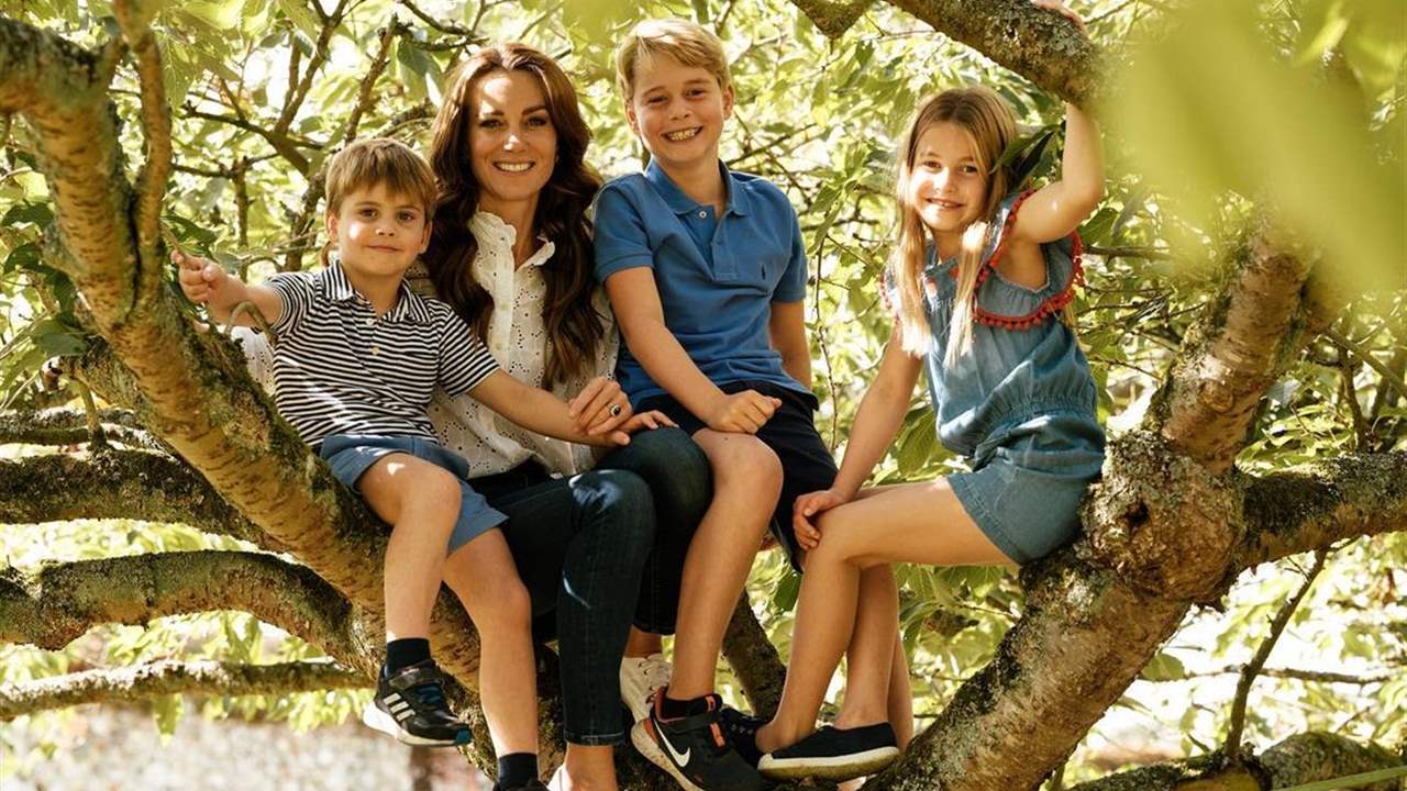 Los detalles que esconden las últimas fotos inéditas de Kate Middleton con sus hijos 