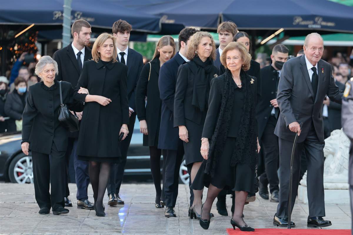 familia real funeral Constantino
