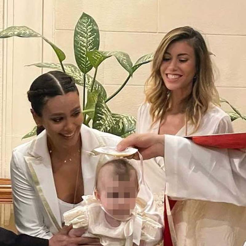 La emoción de Cristina Pedroche, embarazada de seis meses, en el bautizo de la hija de Miki Nadal
