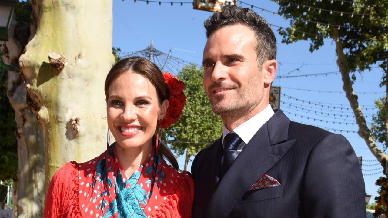 Jessica Bueno y su novio Pablo Marqués, muy románticos, protagonizan su primer posado juntos en la Feria de Abril