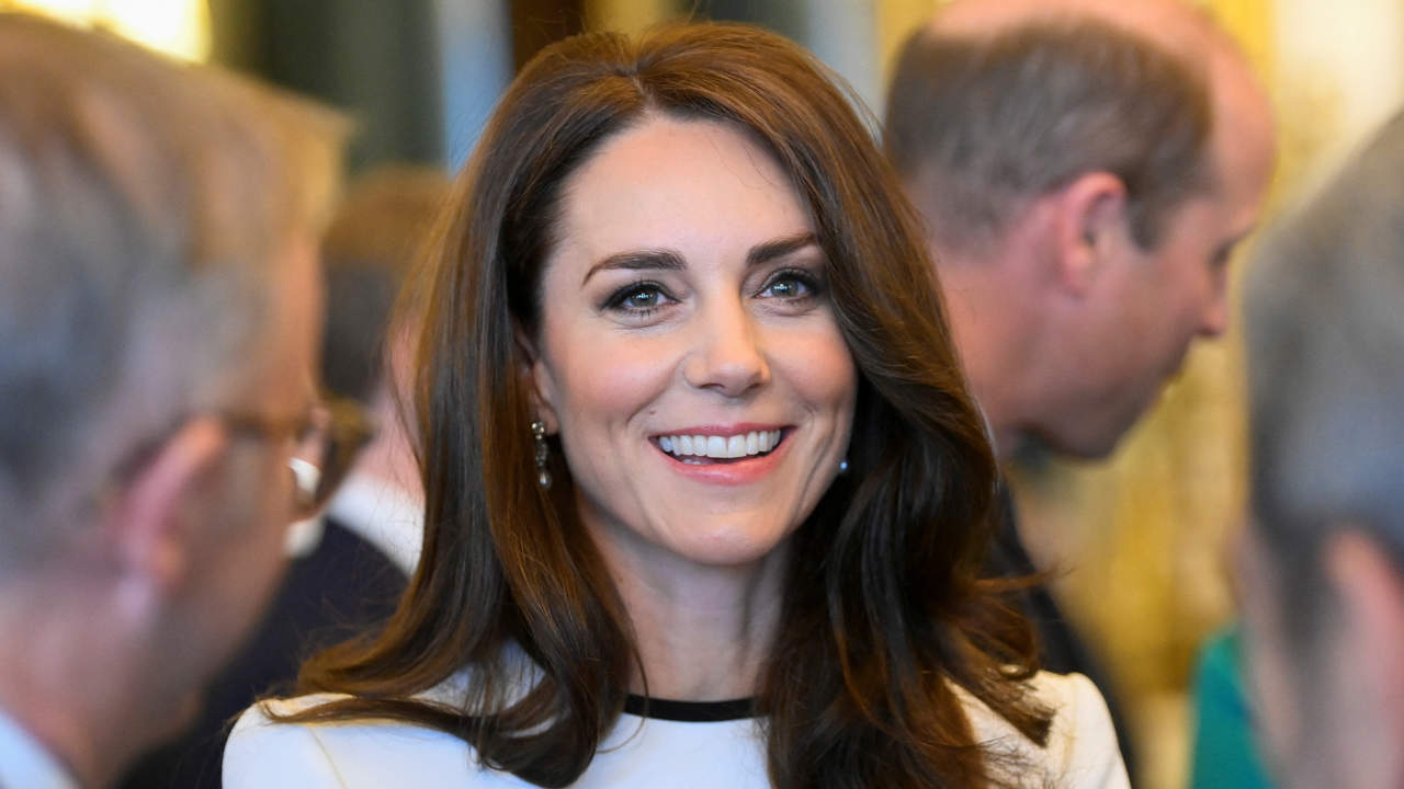 Kate Middleton reaparece radiante y sonriente ante la llegada de Harry a Londres