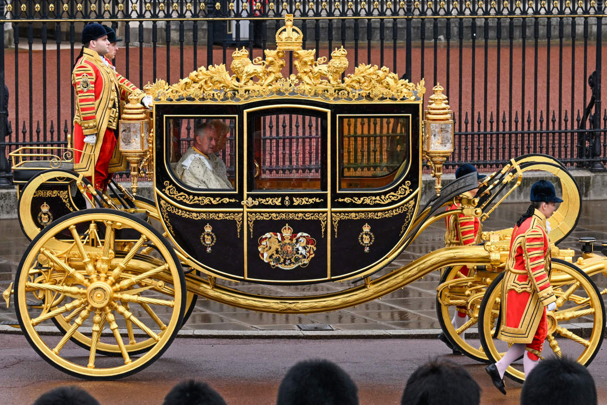 Carlos III y Camilla carruaje