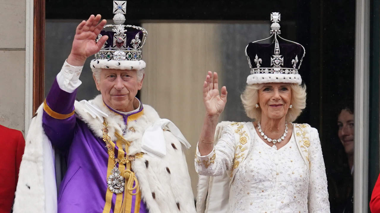Los reyes Carlos y Camilla protagonizan una imagen para la historia en su Coronación (con dos sonadas ausencias)