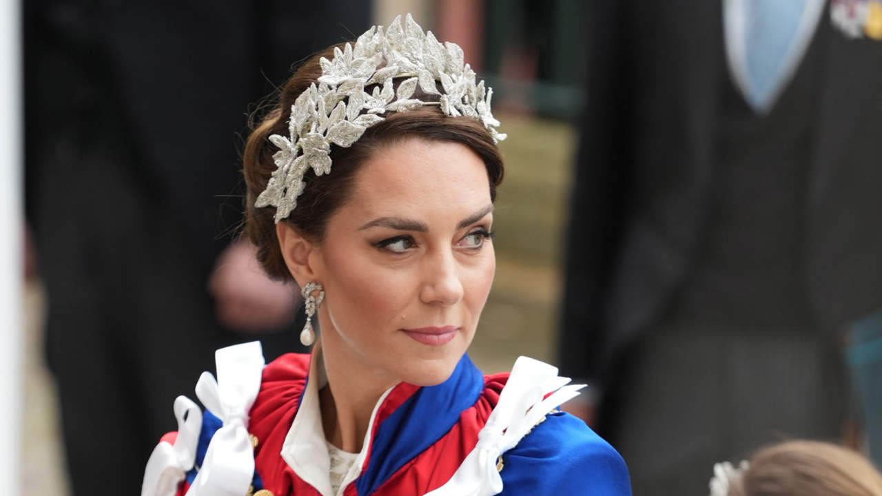 ¡Ahora sí! Podemos ver al completo el exclusivo vestido de Kate Middleton para la coronación de Carlos III