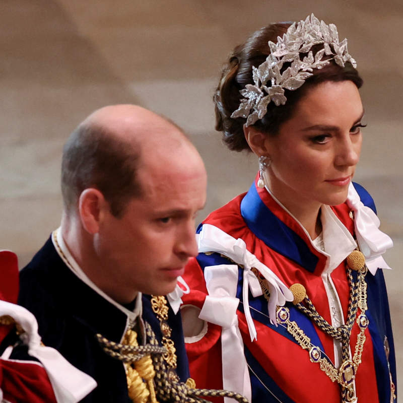 Sale a la luz el motivo por el que Kate Middleton y Guillermo llegaron tarde a la coronación (y que tanto enfadó a Carlos III) 