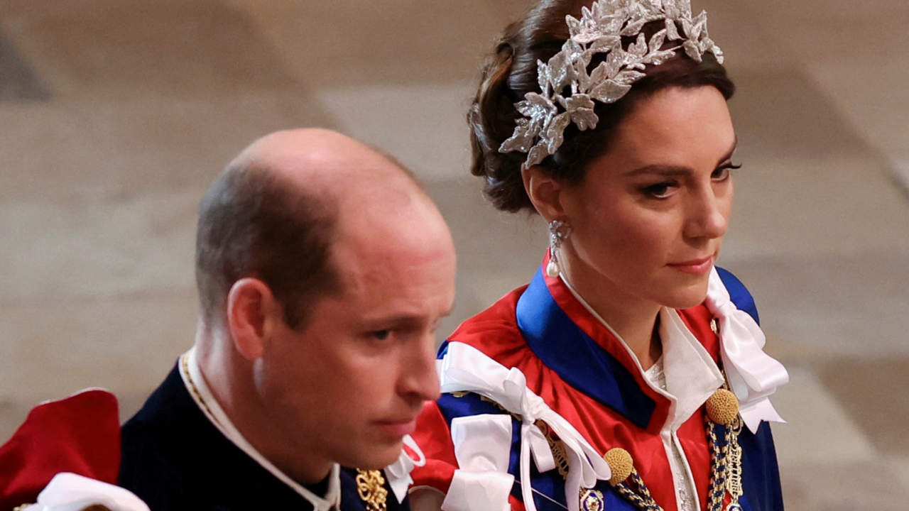Sale a la luz el motivo por el que Kate Middleton y Guillermo llegaron tarde a la coronación (y que tanto enfadó a Carlos III) 