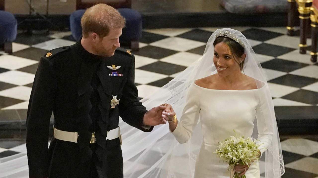 ¿Cómo ha cambiado la vida de Meghan Markle y el príncipe Harry desde que se casaron hace cinco años?
