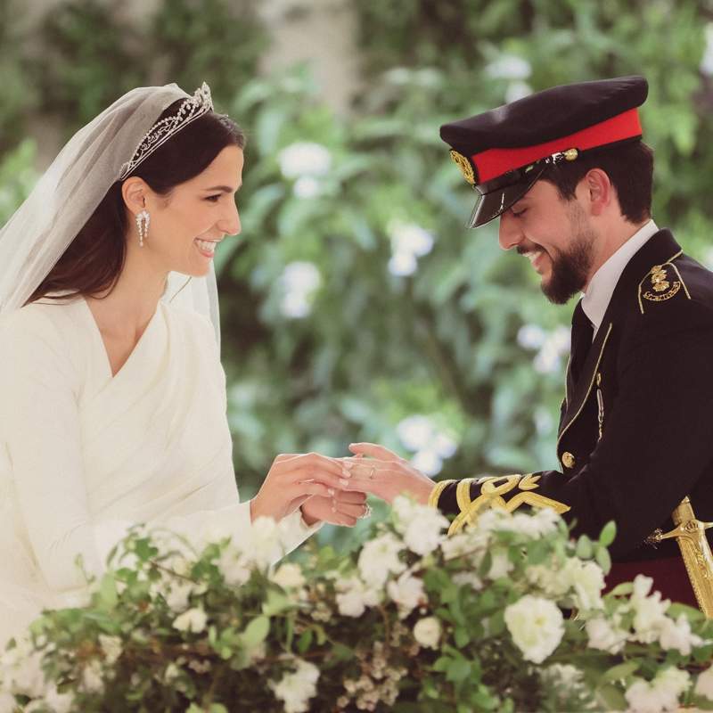 Elegancia, lujo y sofisticación en la gran boda de Hussein de Jordania y Rajwa Al Saif ante una sonriente Rania