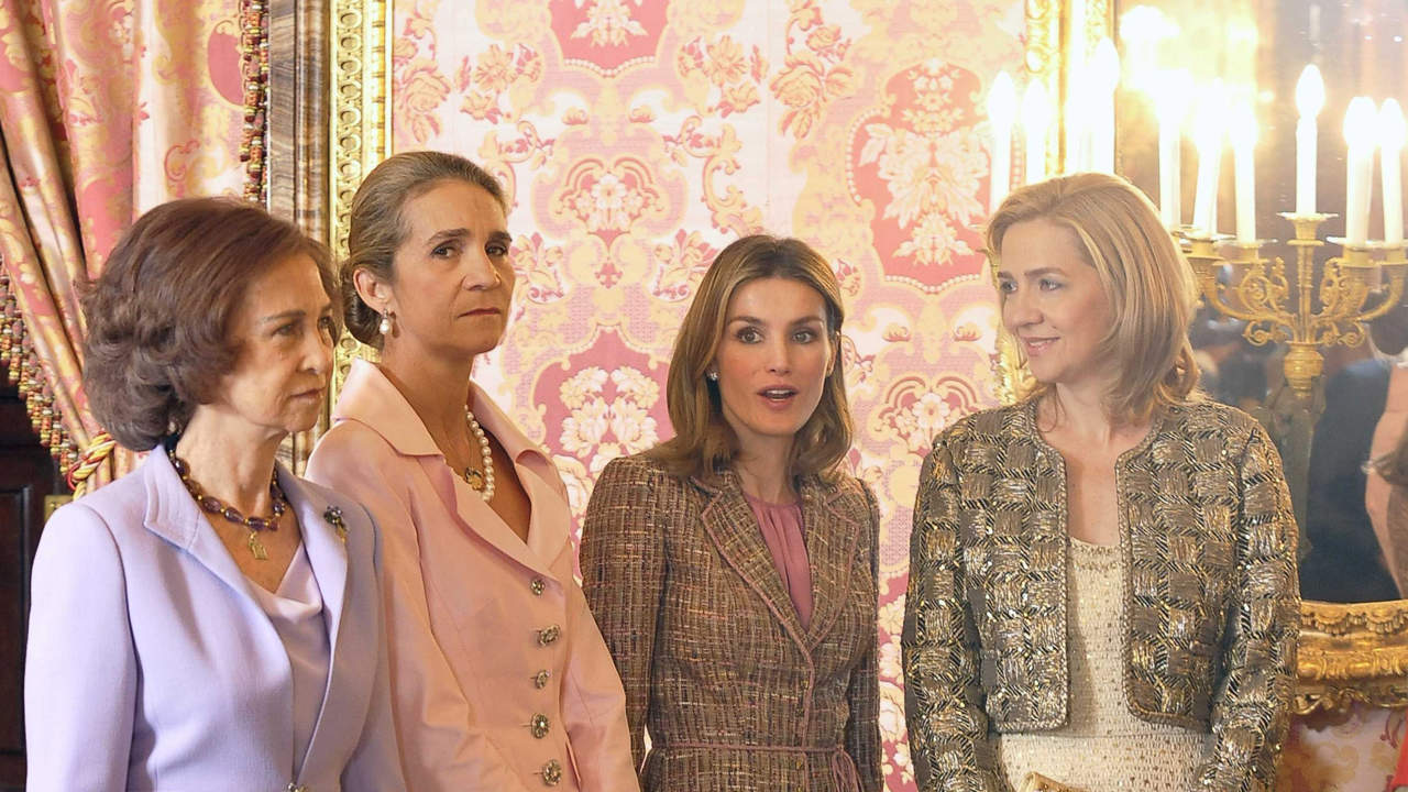 Cómo está afectando a la reina Sofía y las infantas Elena y Cristina el tirón de Letizia