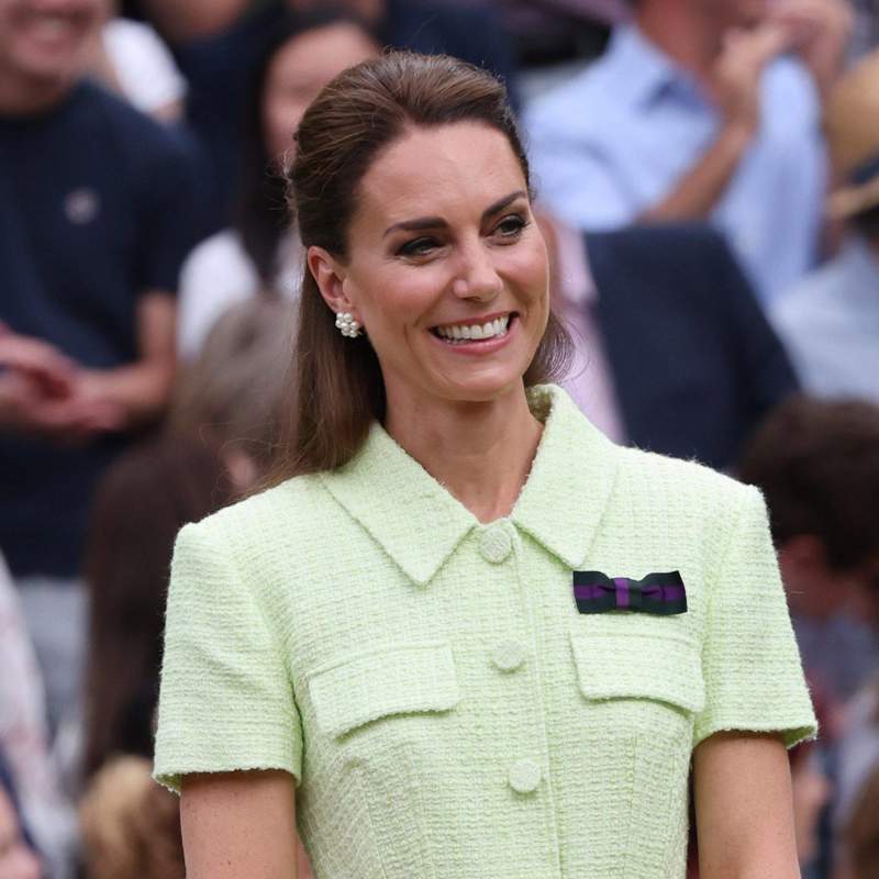Con un vestido de falda plisada y chaqueta tweed, Kate Middleton apuesta por un outfit verde lima para Wimbledon