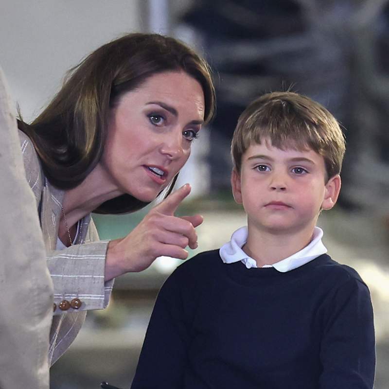 Blazer de rayas y pantalones holgados: El look de mamá todoterreno de Kate Middleton en la última salida con sus hijos 