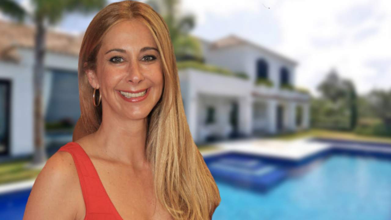 La mansión de 4 millones de euros de Carmen Janeiro con piscina, cocina con isla, techos altos y 6 habitaciones