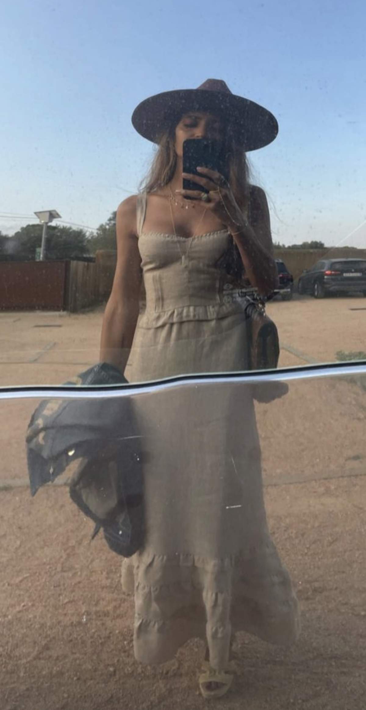 Sara Carbonero con vestido de lino