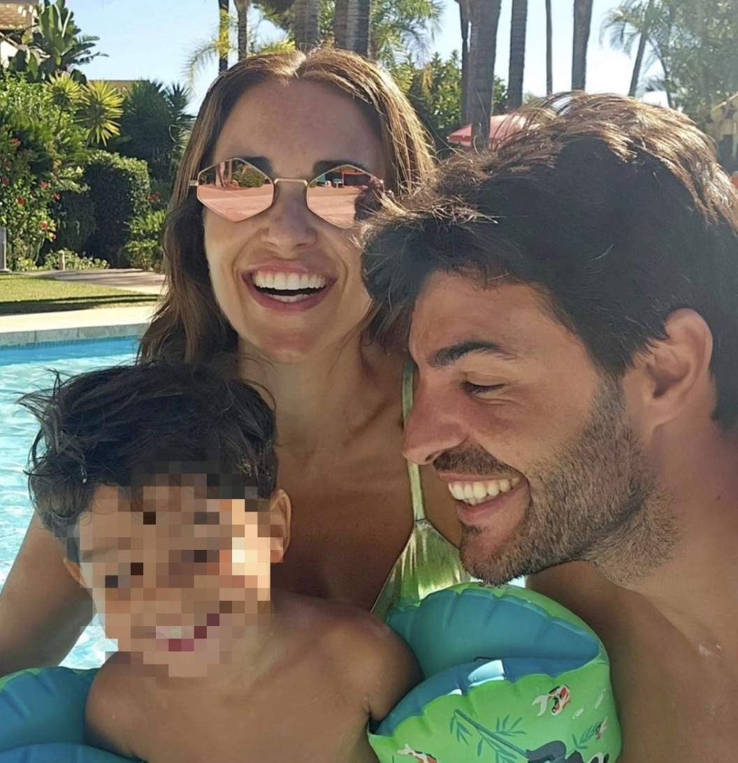 Paula Echevarría y Miguel Torres con su hijo