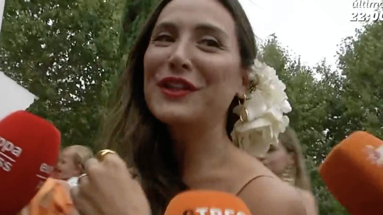 Tamara Falcó arrasa con un vestidazo de Pedro del Hierro en la boda de Luisa Bergel: estampado floral, falda maxi y escote corazón