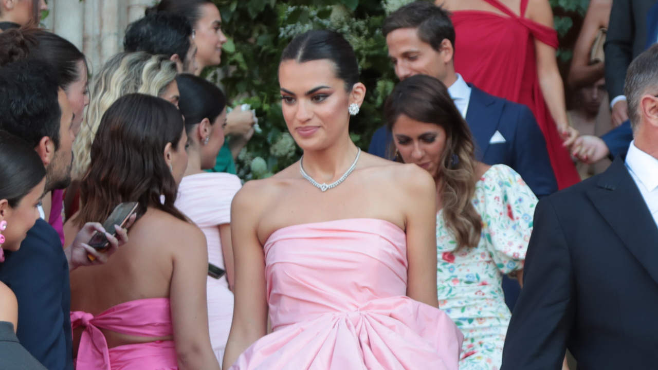 Este vestido rosa de Massimo Dutti es ideal para triunfar como invitada en las últimas bodas de verano