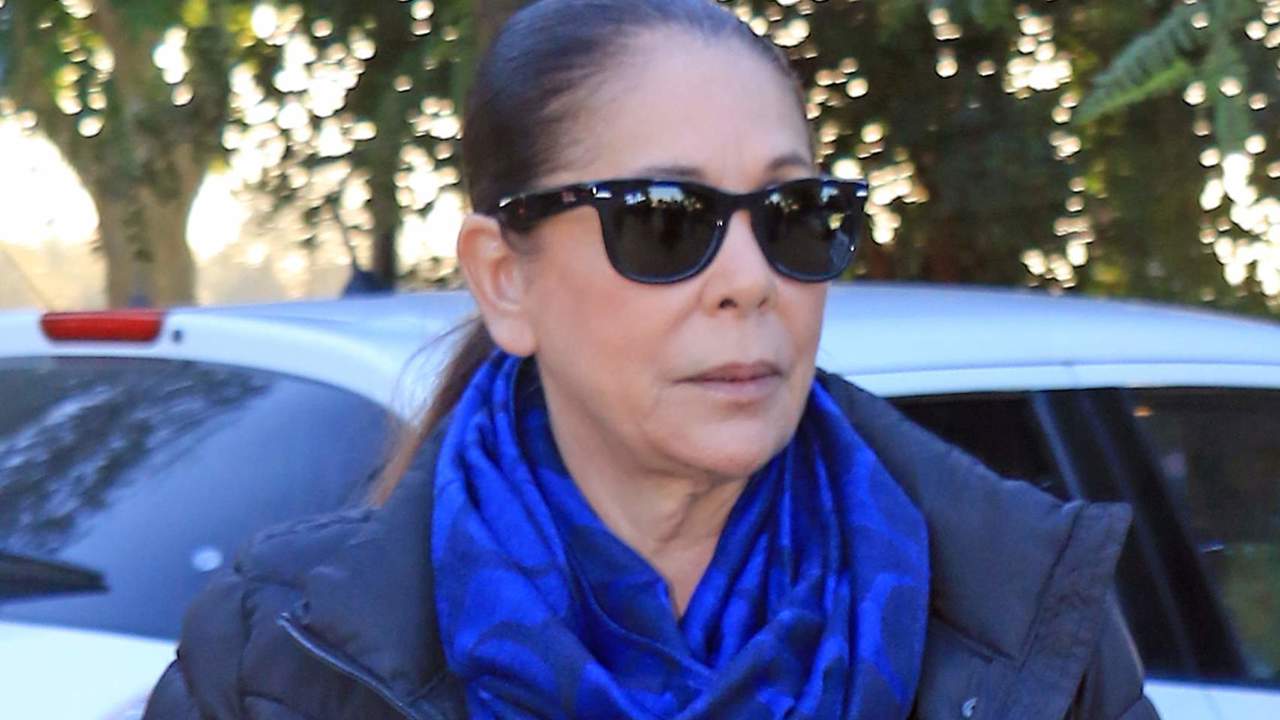 EXCLUSIVA | Isabel Pantoja, asfixiada por las deudas, vende su ático de Fuengirola para pagar a Hacienda