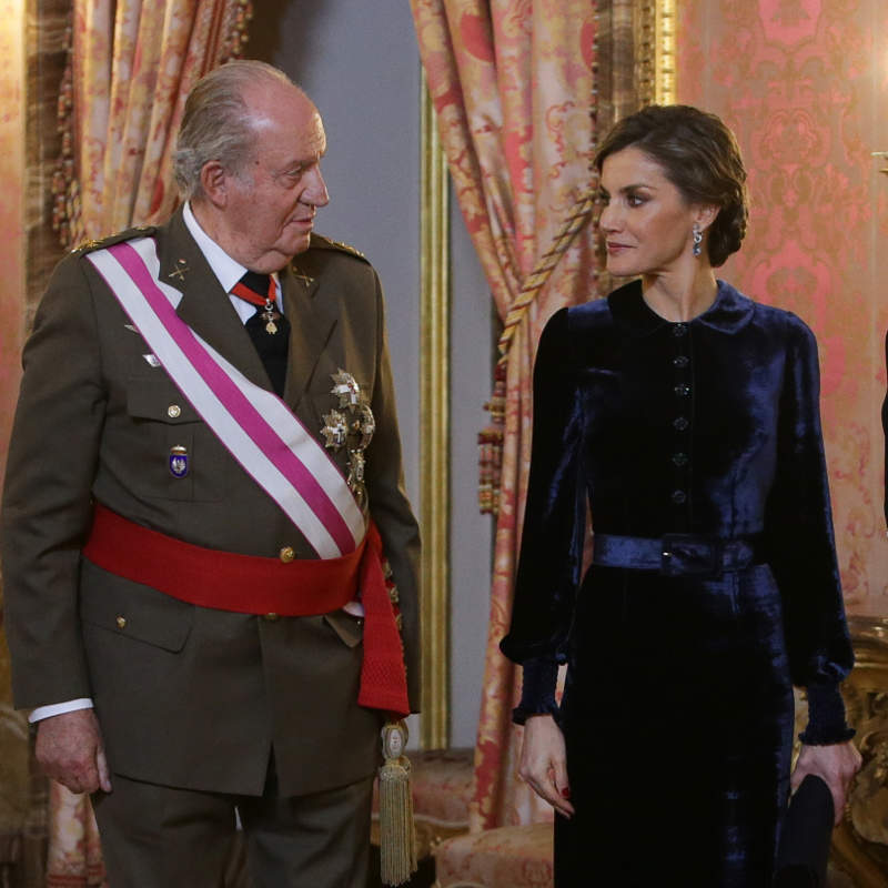 El giro de guion de la reina Letizia con el rey Juan Carlos: así lo incluye en su nueva y pensada estrategia