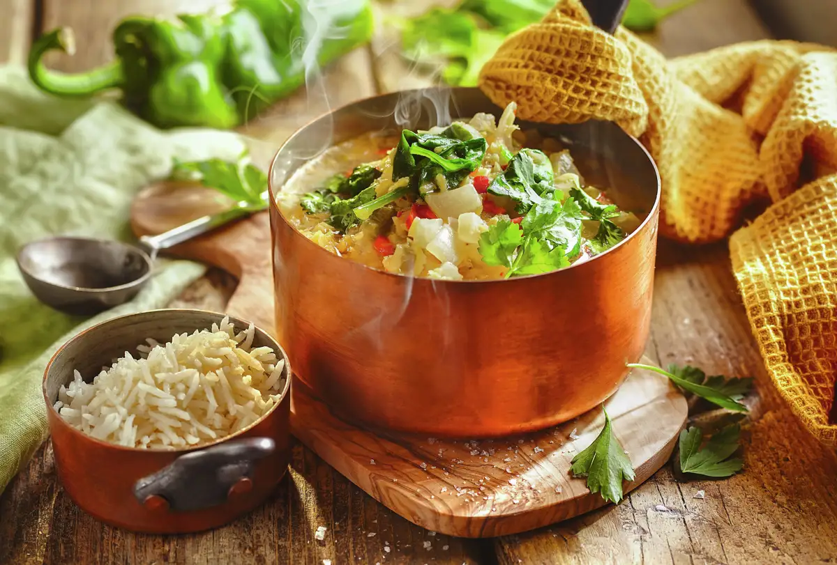 puchero_de_lentejas_rojas_pimiento_rojo_y_verde_al_hinojo_con_arroz_basmati
